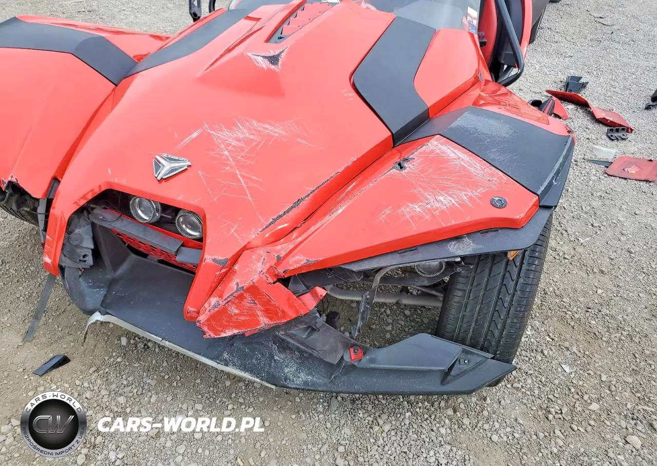 2015 Polaris Slingshot VIN:57XAAPFA1F5103814 - 9