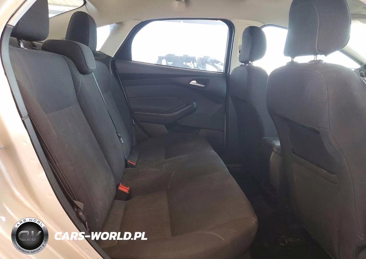 2018 Ford Focus Se VIN:1FADP3F2XJL212921 - 10