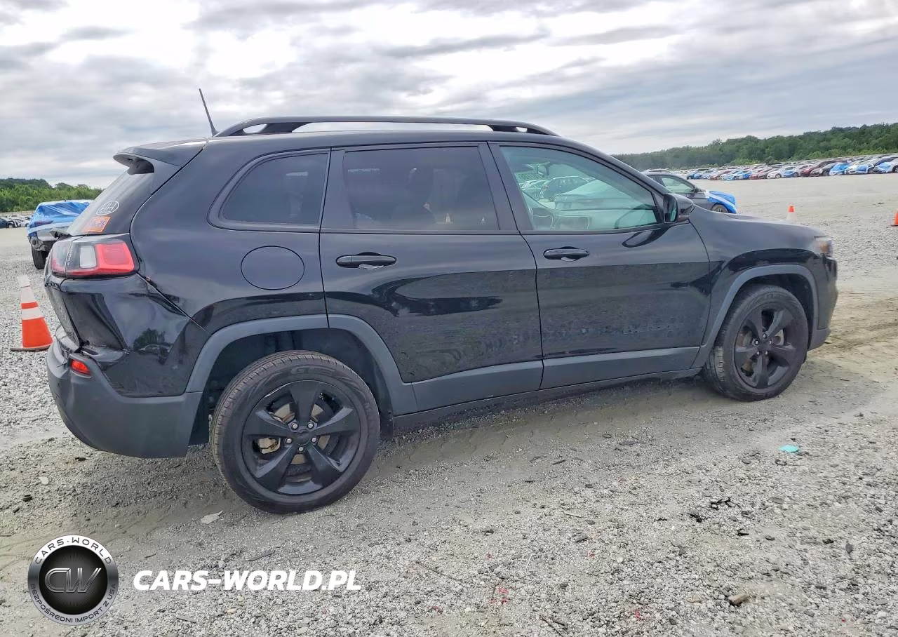 2019 Jeep Cherokee Latitude Plus VIN:1C4PJLLN3KD326066 - 3