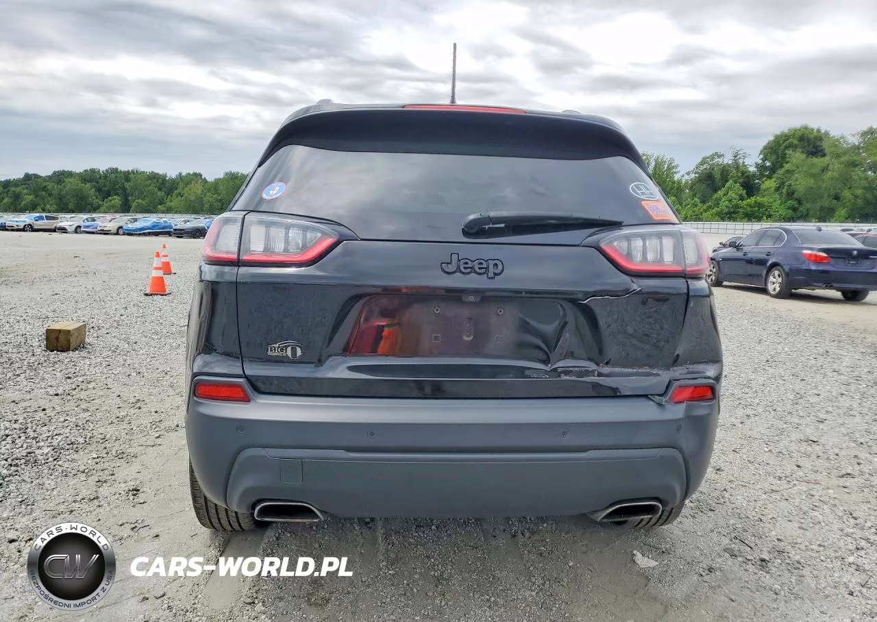 2019 Jeep Cherokee Latitude Plus VIN:1C4PJLLN3KD326066 - 6