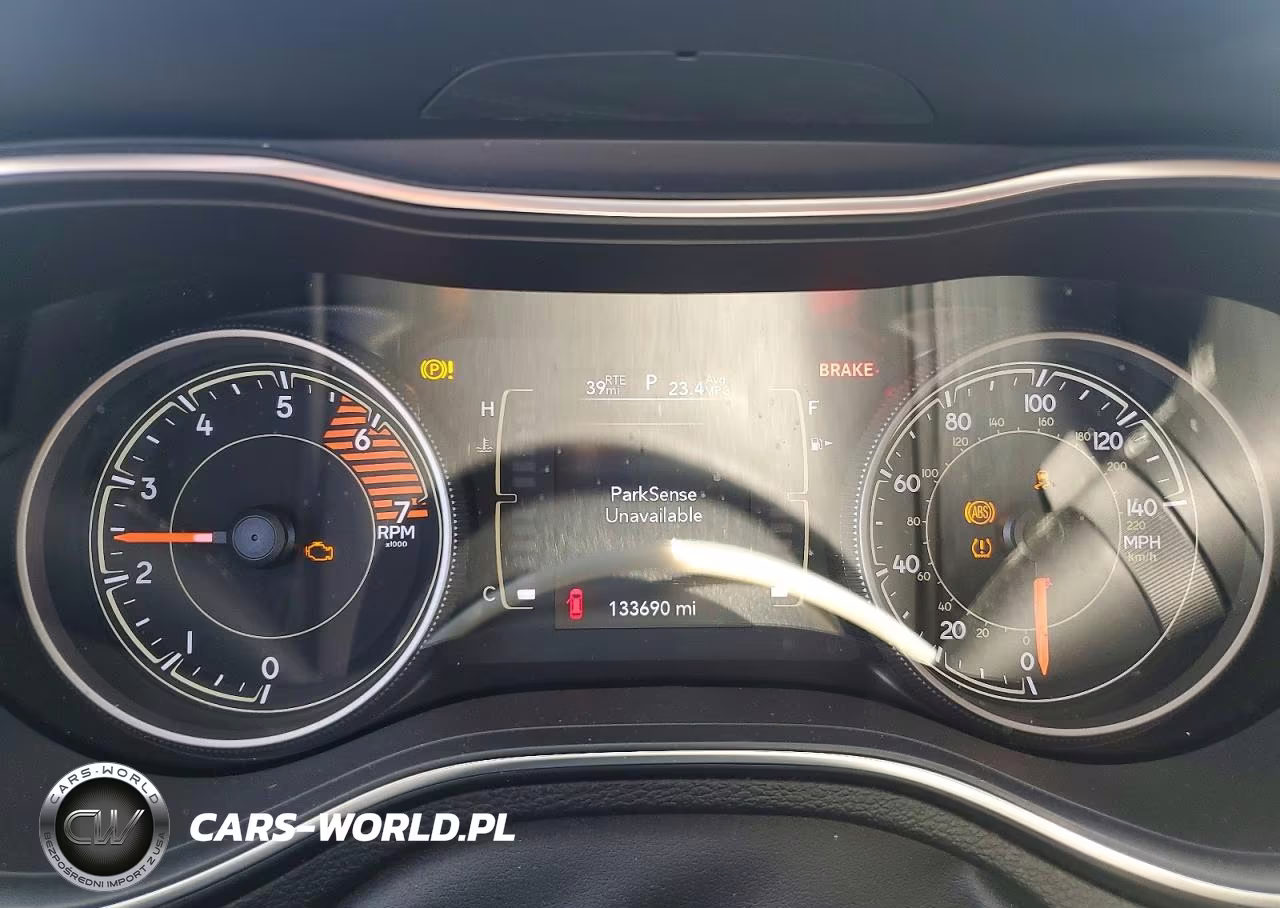 2019 Jeep Cherokee Latitude Plus VIN:1C4PJLLN3KD326066 - 9
