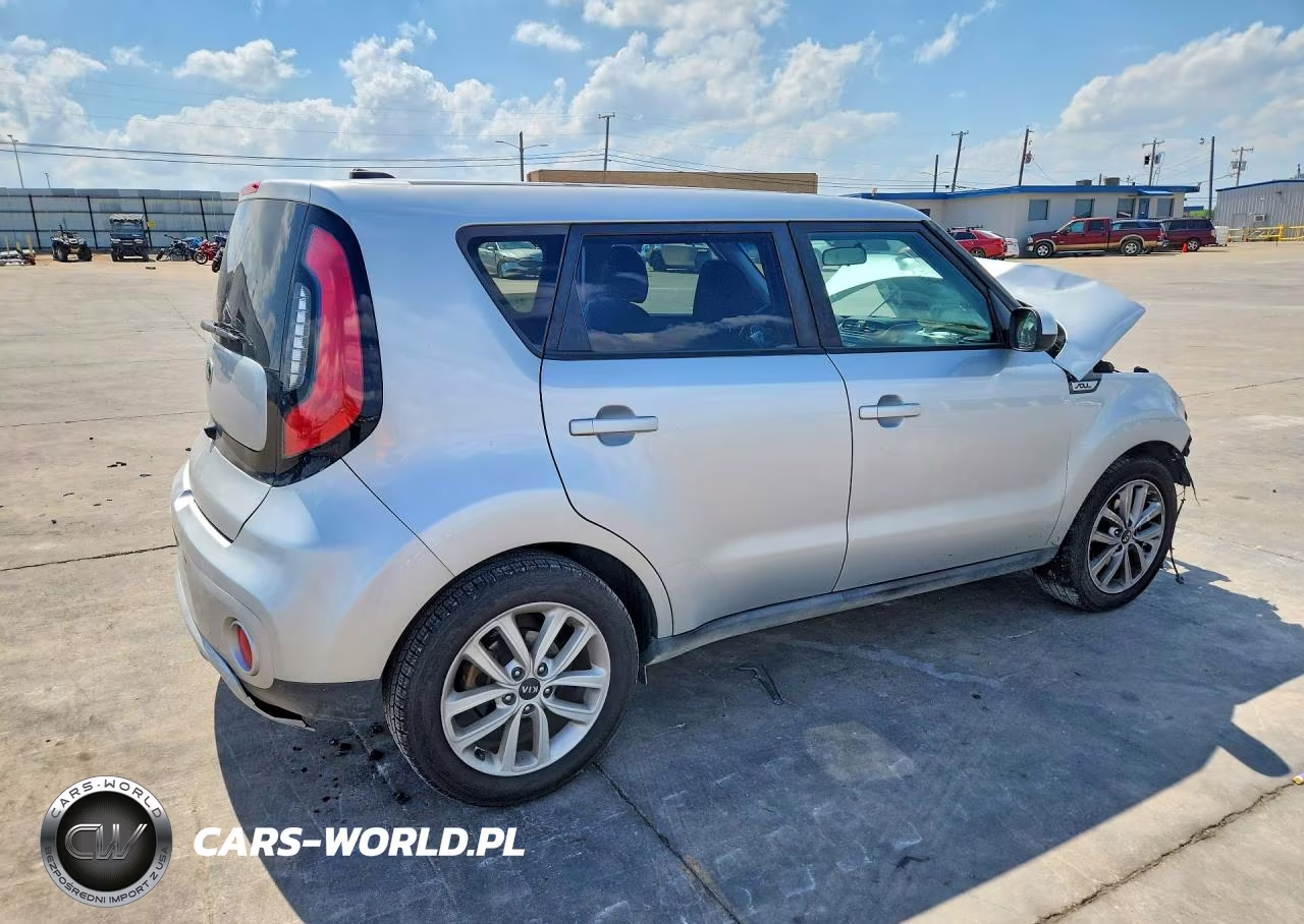 2017 Kia Soul + VIN:KNDJP3A52H7447976 - 3