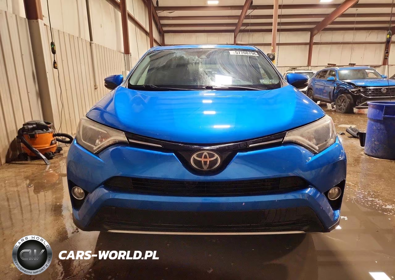 2018 Toyota Rav4 Xle VIN:2T3RFREV5JW798619 - 5