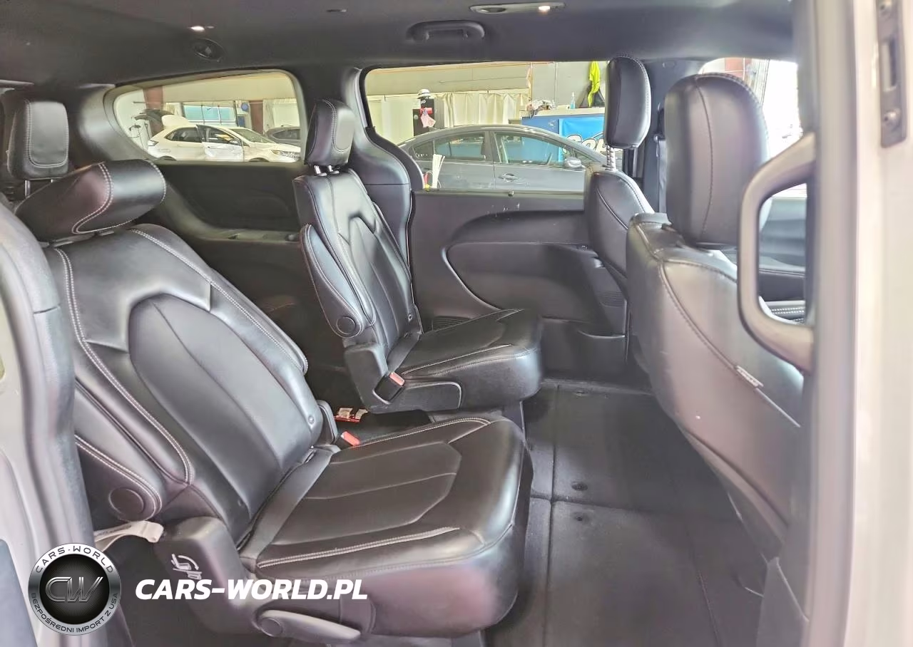 2025 Chrysler Pacifica Select VIN:2C4RC1BG9SR548375 - 11