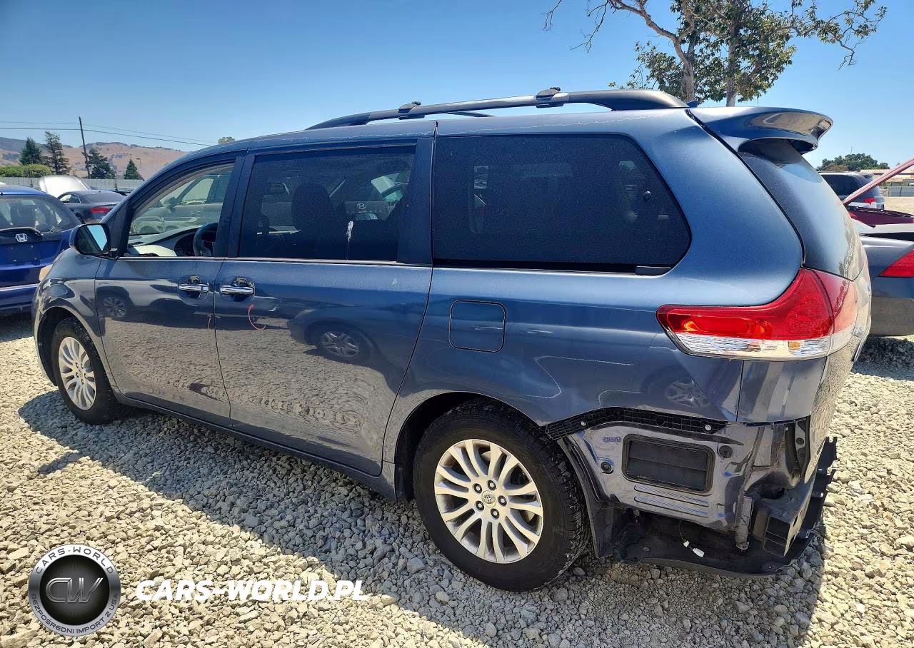 2013 Toyota Sienna Xle 8-Passenger VIN:5TDYK3DC0DS355160 - 2