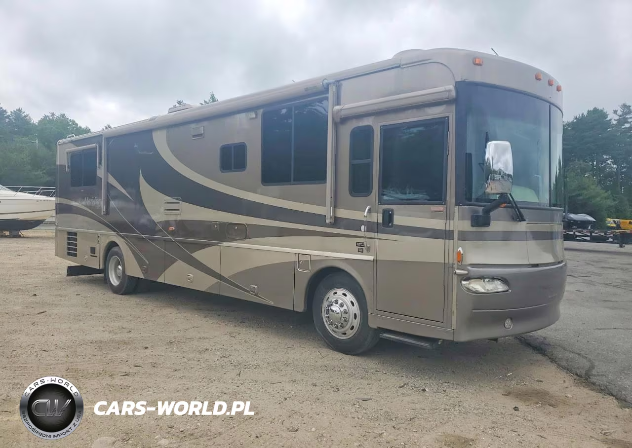 2005 Freightliner Chassis X Line Motor Home – zdjęcie 1 z 10
