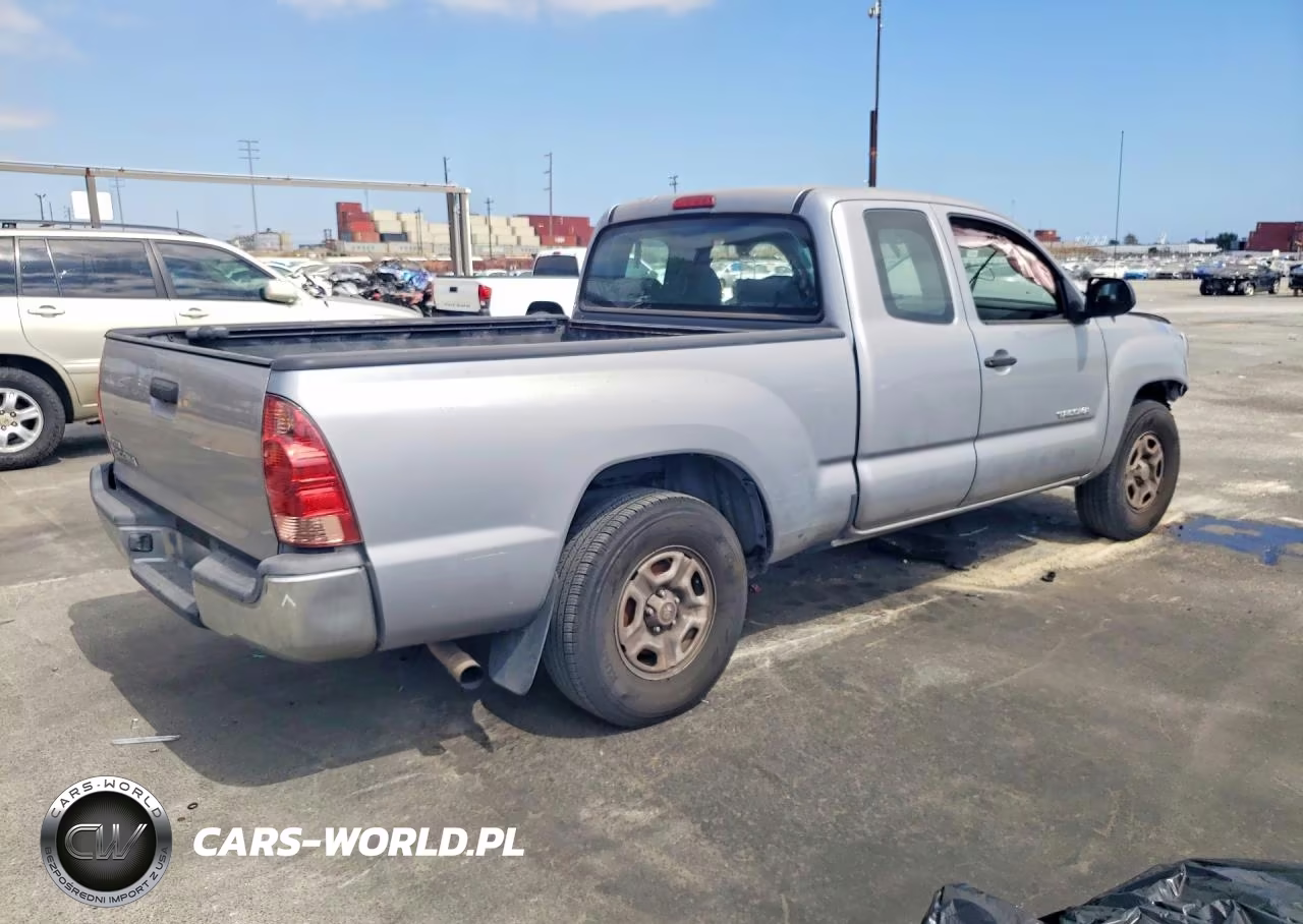 2015 Toyota Tacoma VIN:5TFTX4CN8FX055268 - 3