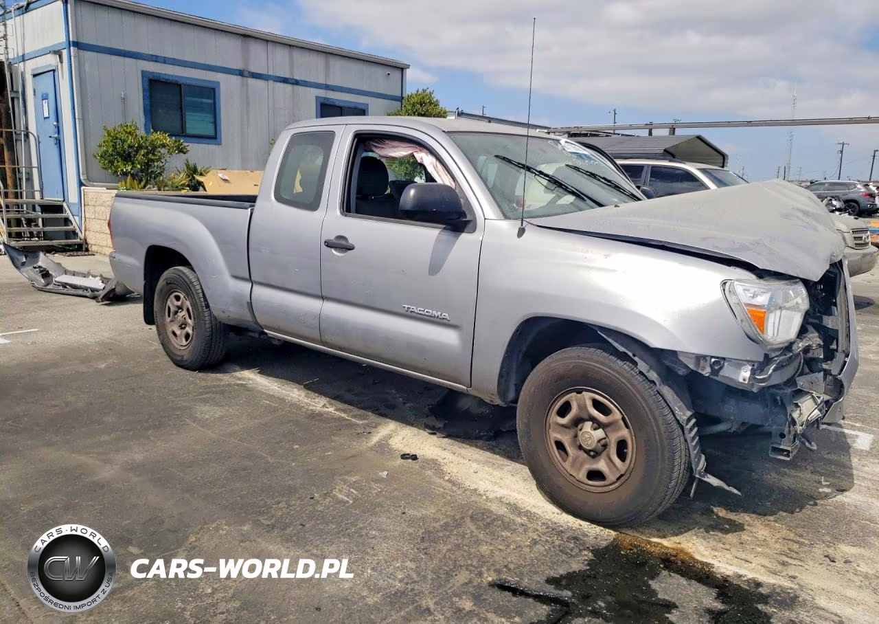 2015 Toyota Tacoma VIN:5TFTX4CN8FX055268 - 4