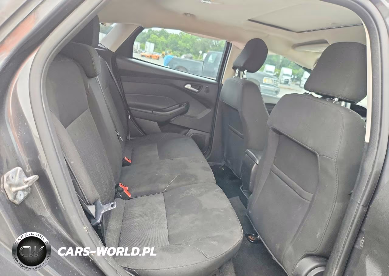 2017 Ford Focus Sel VIN:1FADP3M27HL305988 - 10