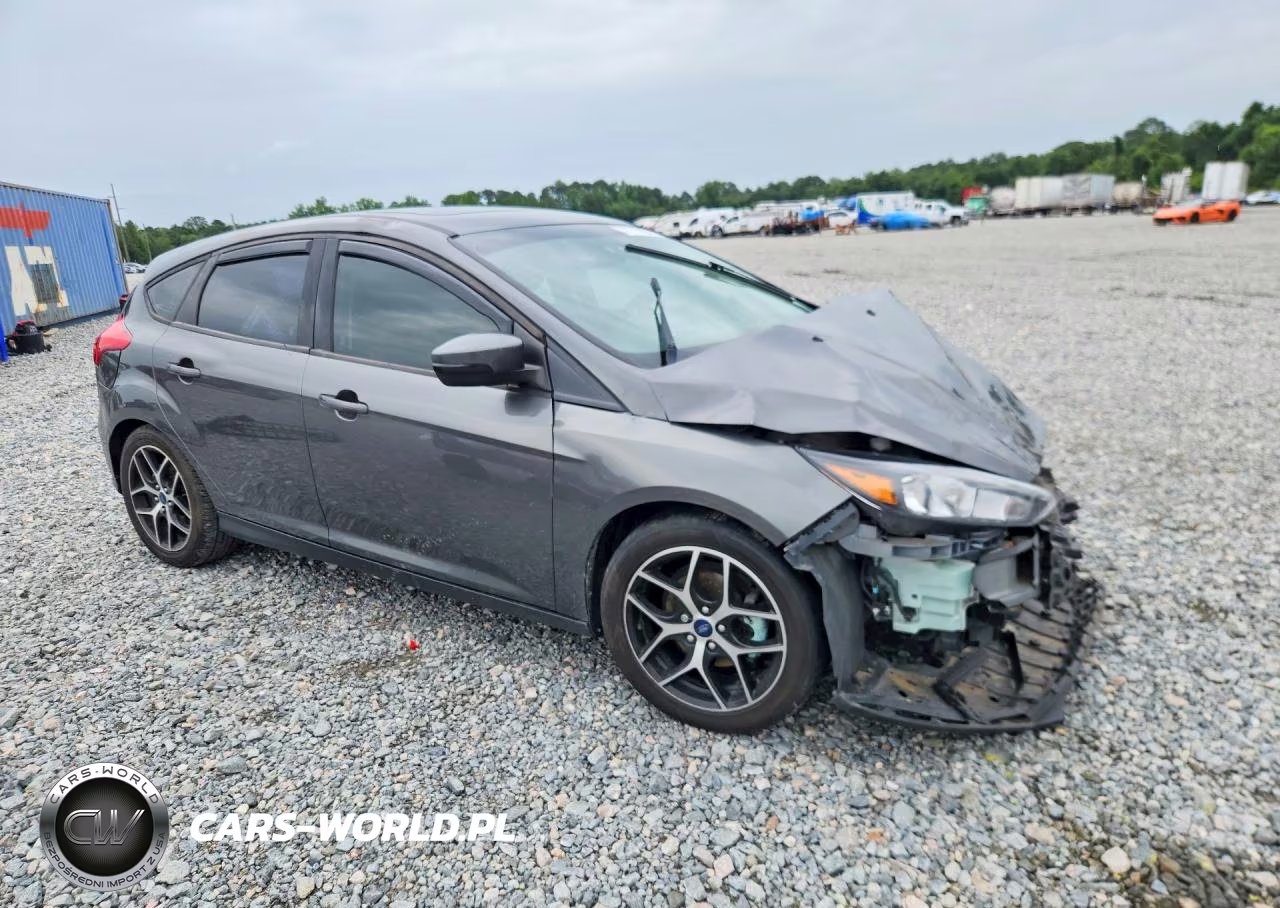 2017 Ford Focus Sel VIN:1FADP3M27HL305988 - 4