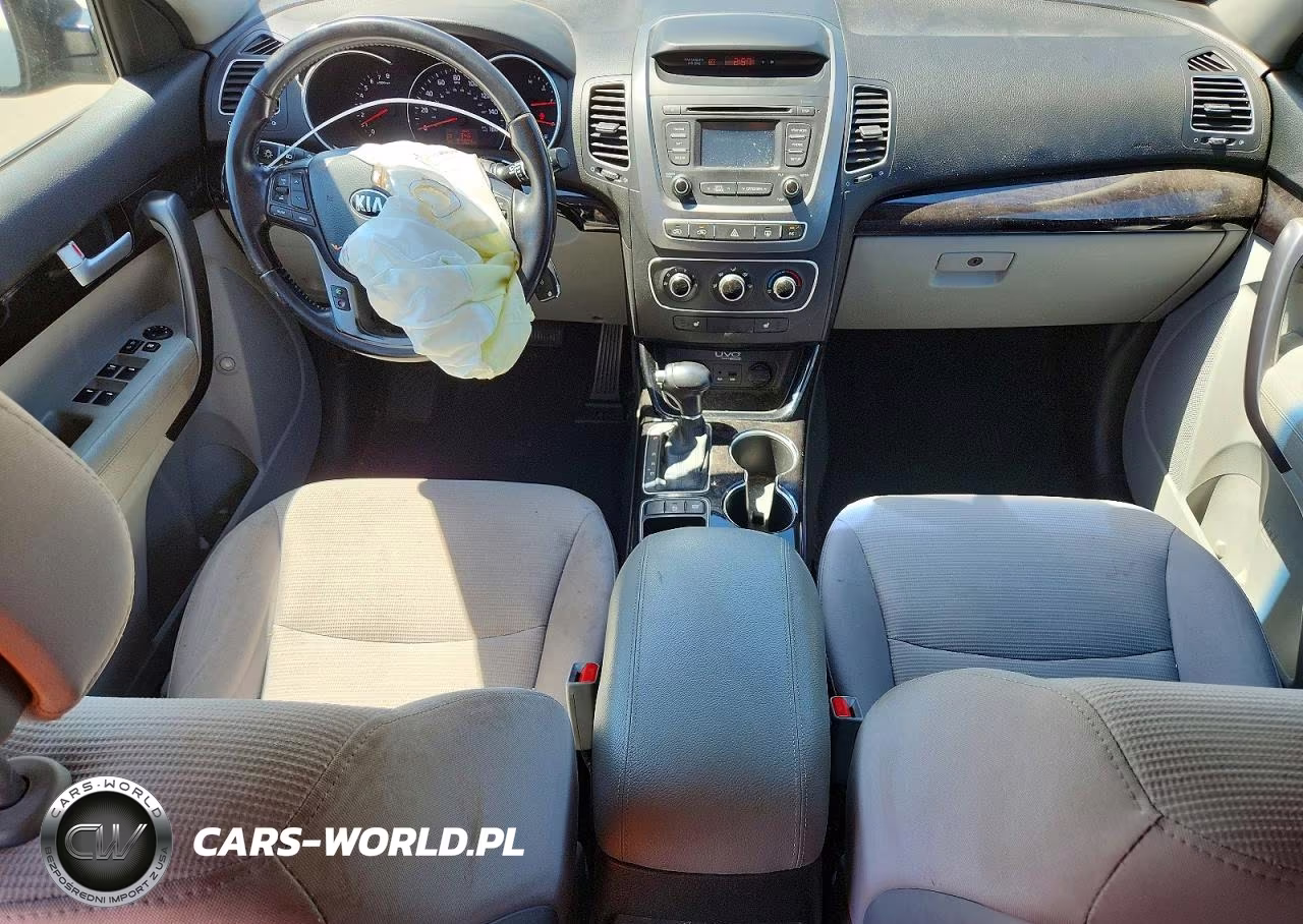2015 Kia Sorento Lx VIN:5XYKT4A64FG581399 - 8