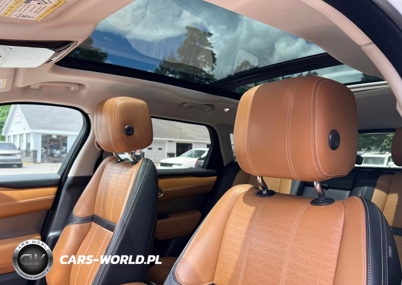 2019 Land Rover Range Rover Velar S VIN:SALYB2FV2KA224470 - 9