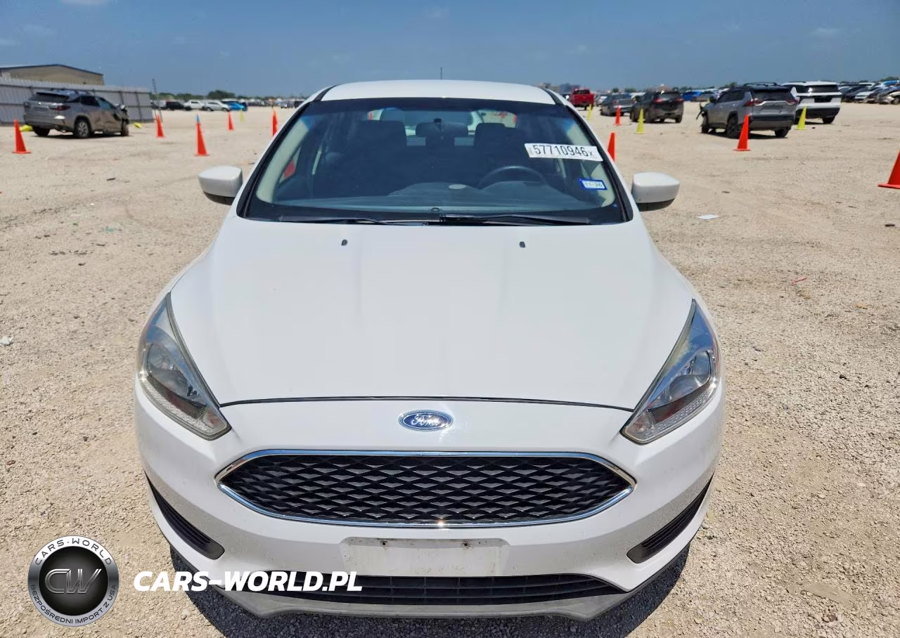 2018 Ford Focus Se VIN:1FADP3F28JL225781 - 5