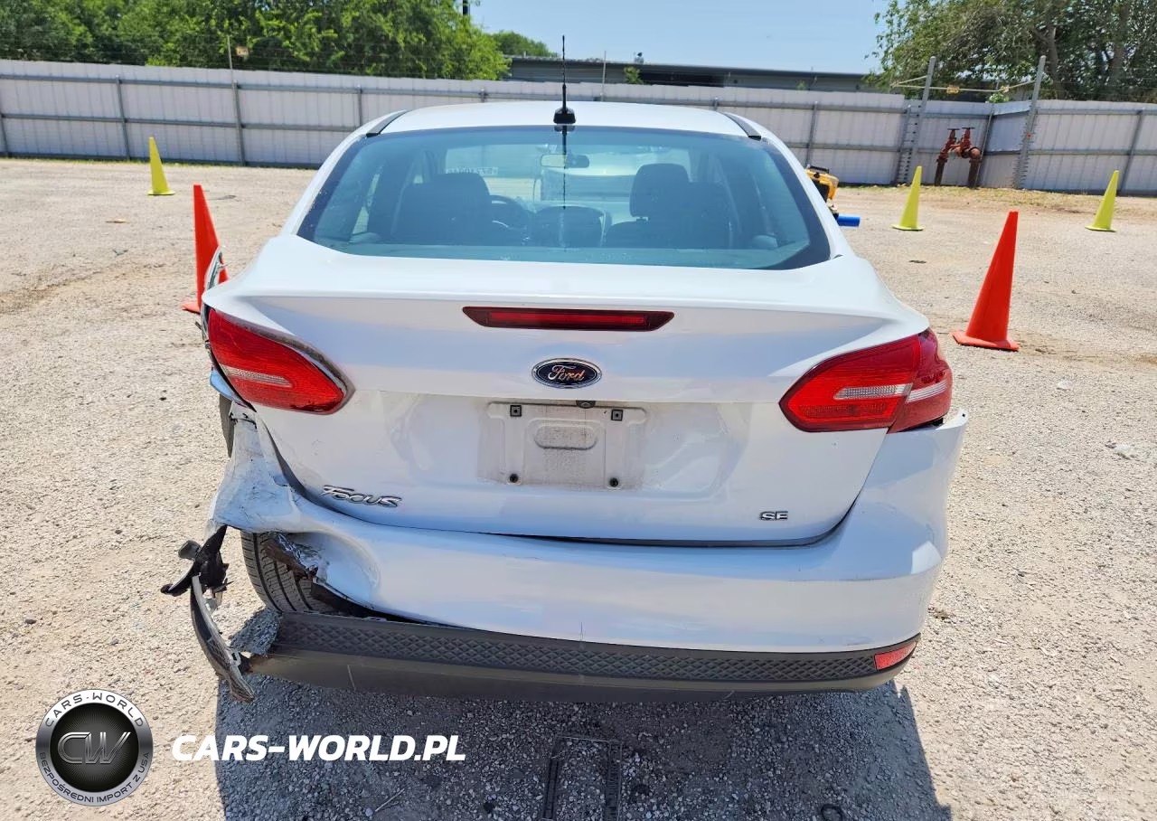 2018 Ford Focus Se VIN:1FADP3F28JL225781 - 6