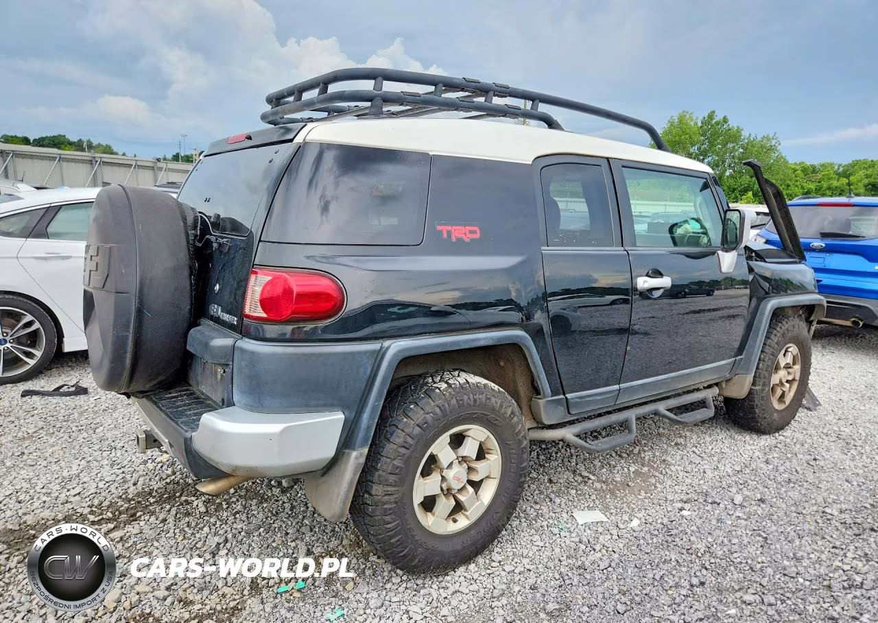 2011 Toyota Fj Cruiser Base VIN:JTEZU4BF1BK010866 - 3