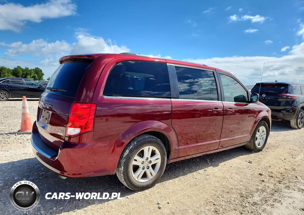 2018 Dodge Grand Caravan Sxt VIN:2C4RDGCG2JR266673 - 3