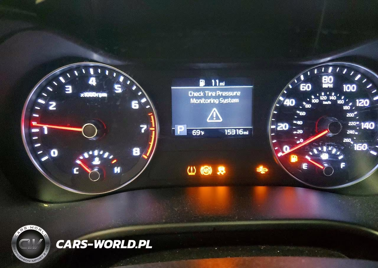 2019 Kia Forte Lxs VIN:3KPF24AD1KE125418 - 9