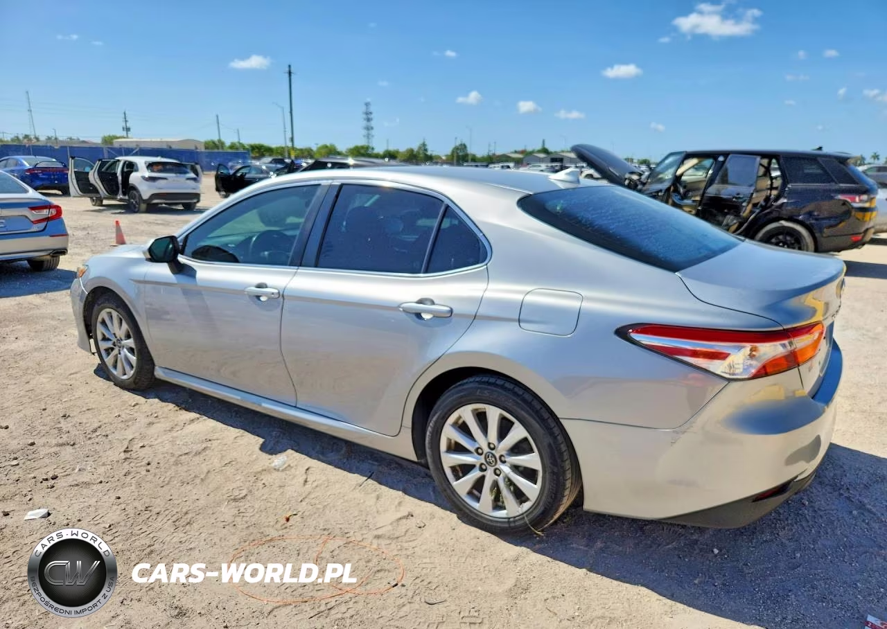2019 Toyota Camry Le VIN:4T1B11HK0KU284979 - 2