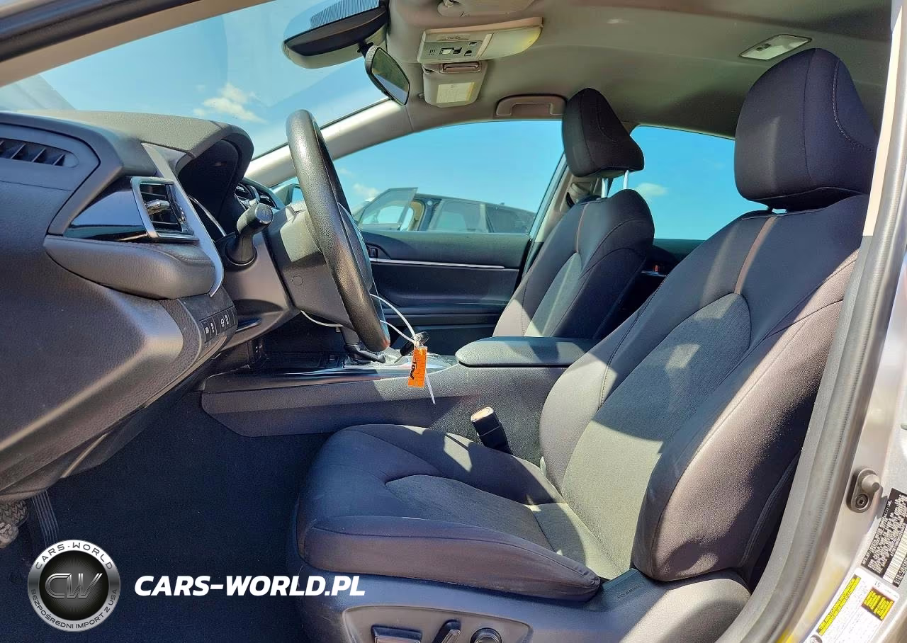 2019 Toyota Camry Le VIN:4T1B11HK0KU284979 - 7