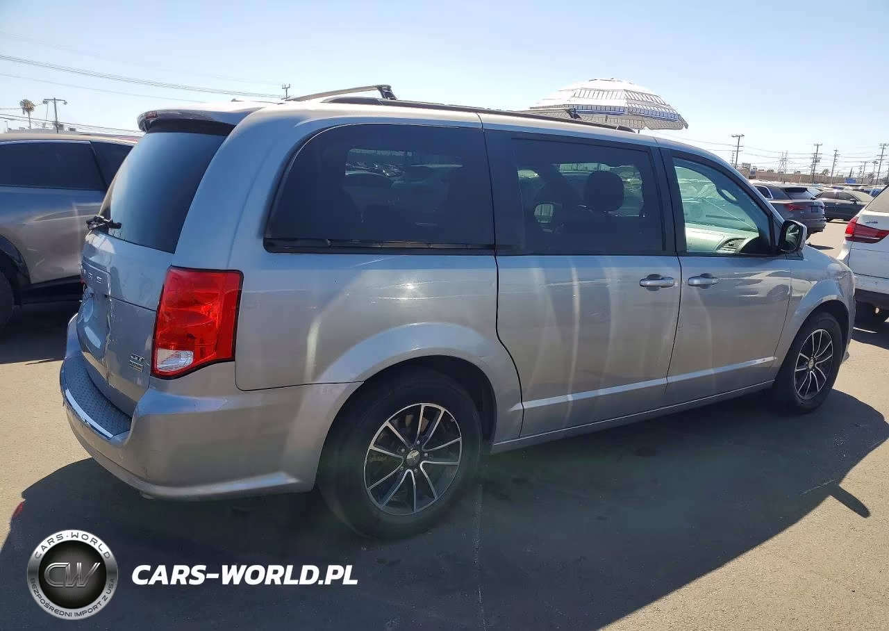 2018 Dodge Grand Caravan Gt VIN:2C4RDGEG6JR283926 - 3