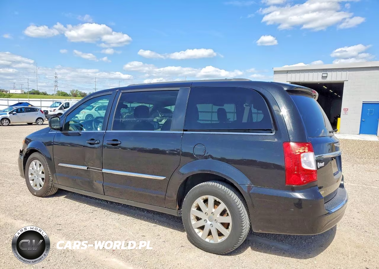 2015 Chrysler Town & Country Touring VIN:2C4RC1BG2FR751596 - 2