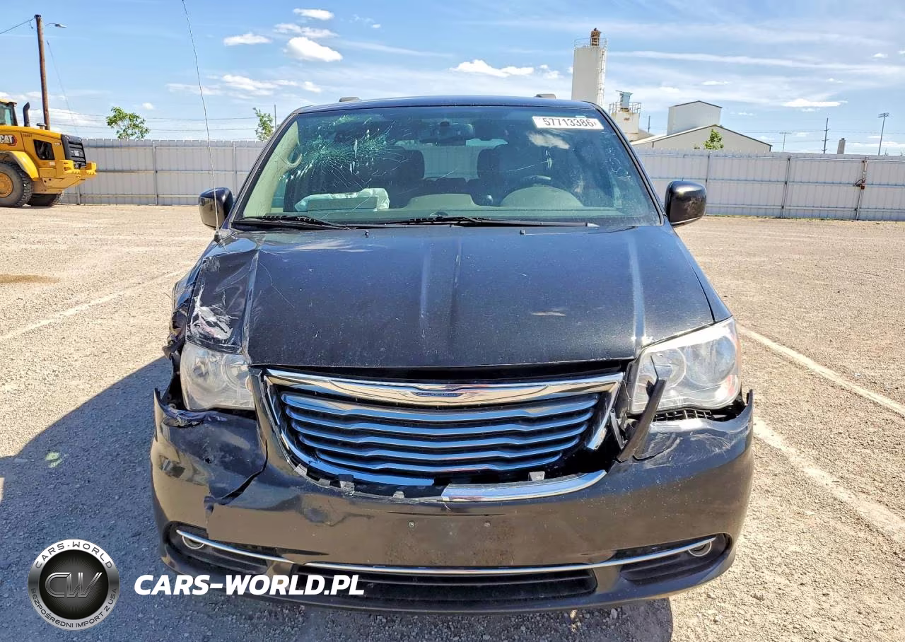 2015 Chrysler Town & Country Touring VIN:2C4RC1BG2FR751596 - 5