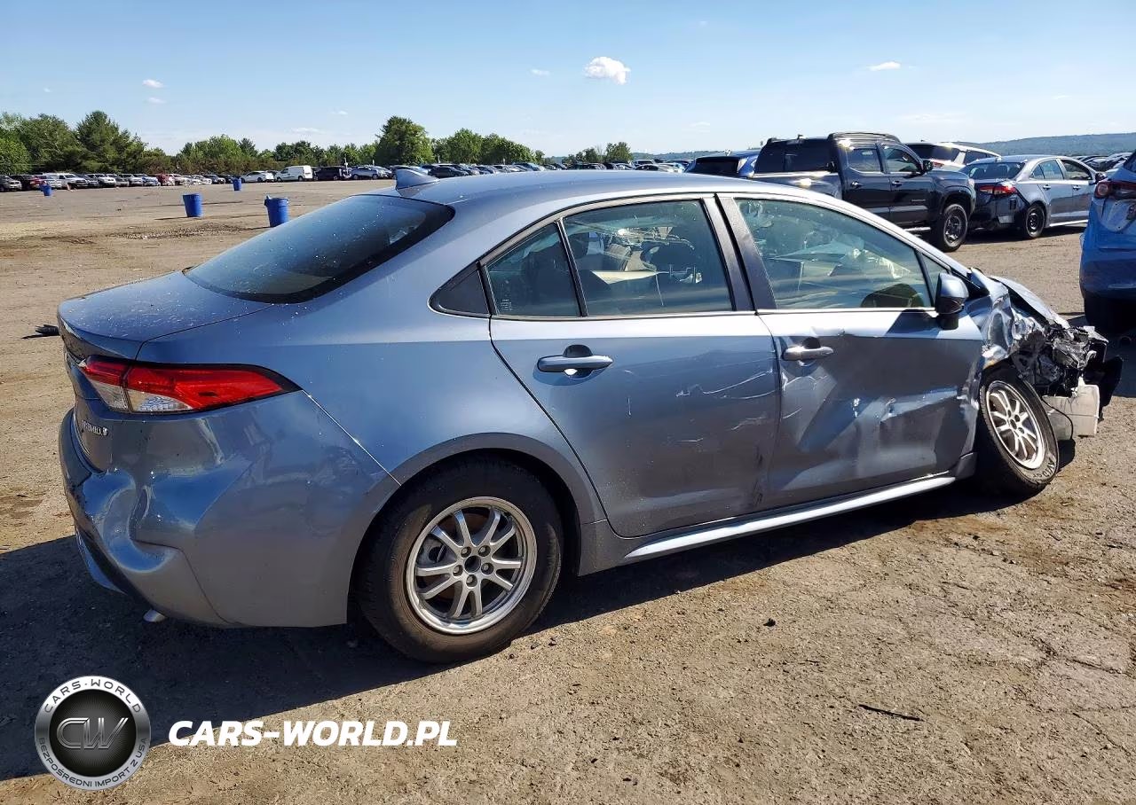 2020 Toyota Corolla Le VIN:JTDEBRBE8LJ023781 - 3