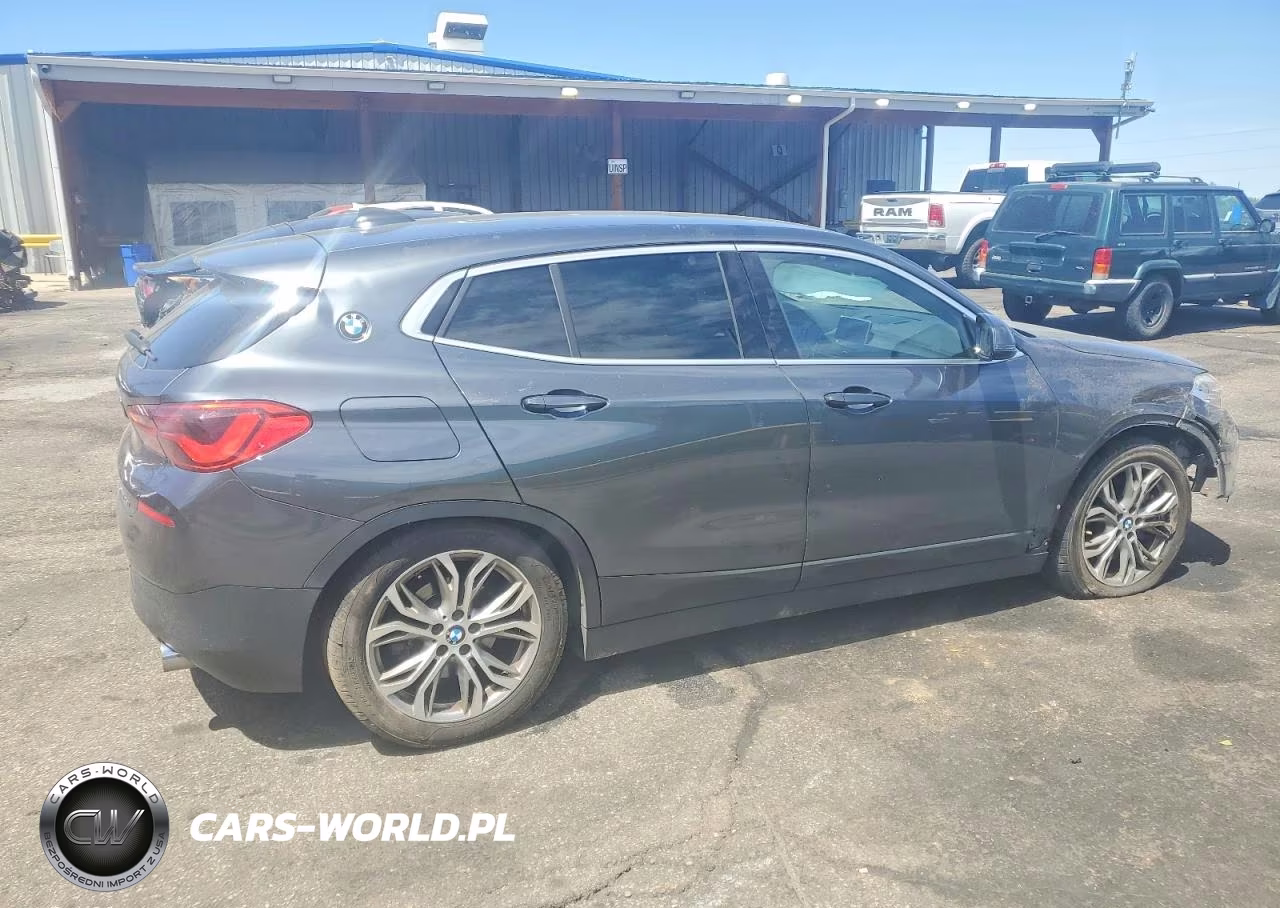 2018 BMW X2 xDrive28I VIN:WBXYJ5C37JEF82062 - 3