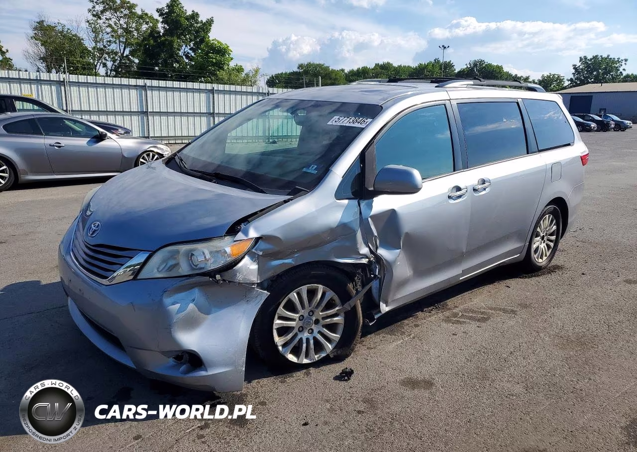 2017 Toyota Sienna Xle 8-Passenger – zdjęcie 1 z 13