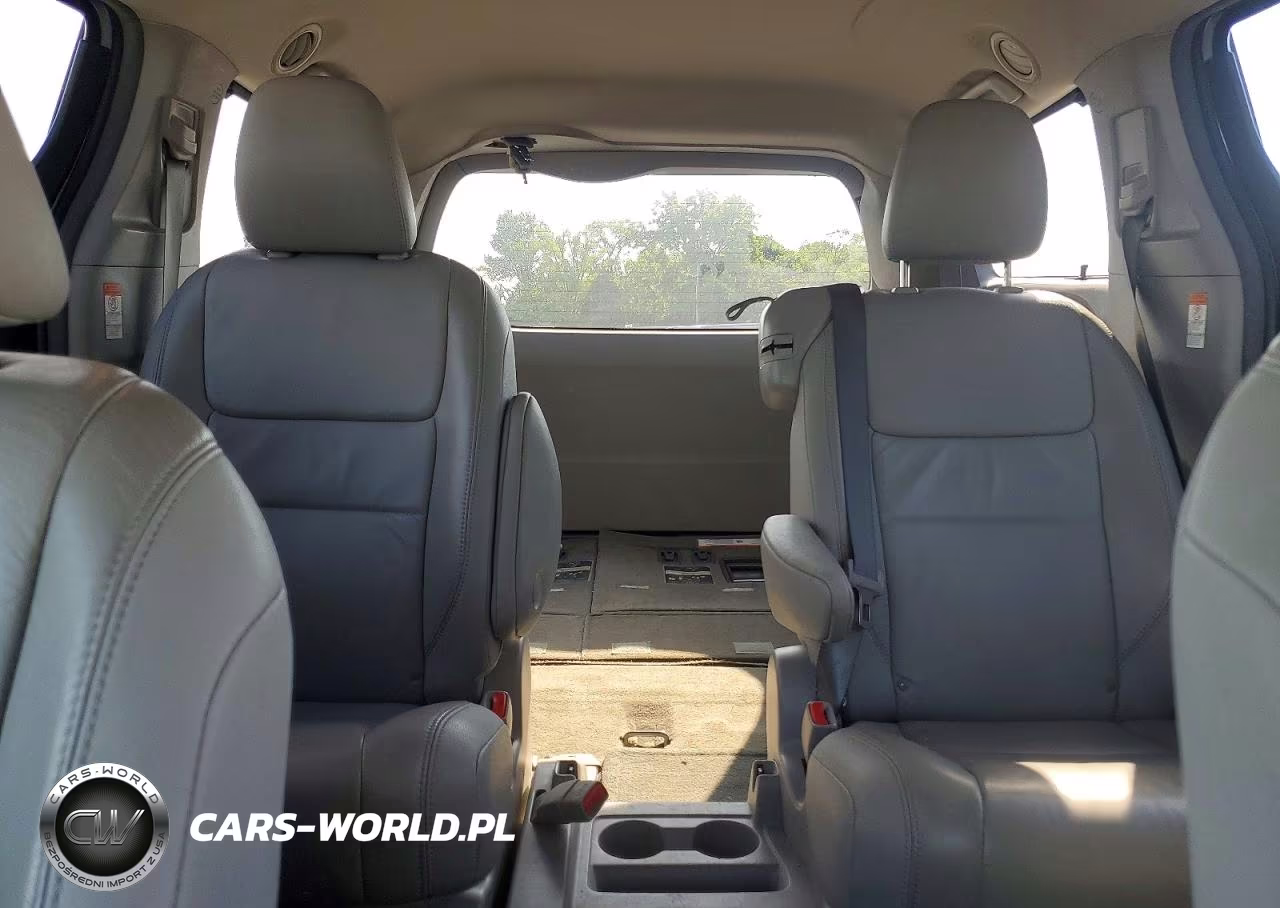 2017 Toyota Sienna Xle 8-Passenger VIN:5TDYZ3DC2HS830079 - 10