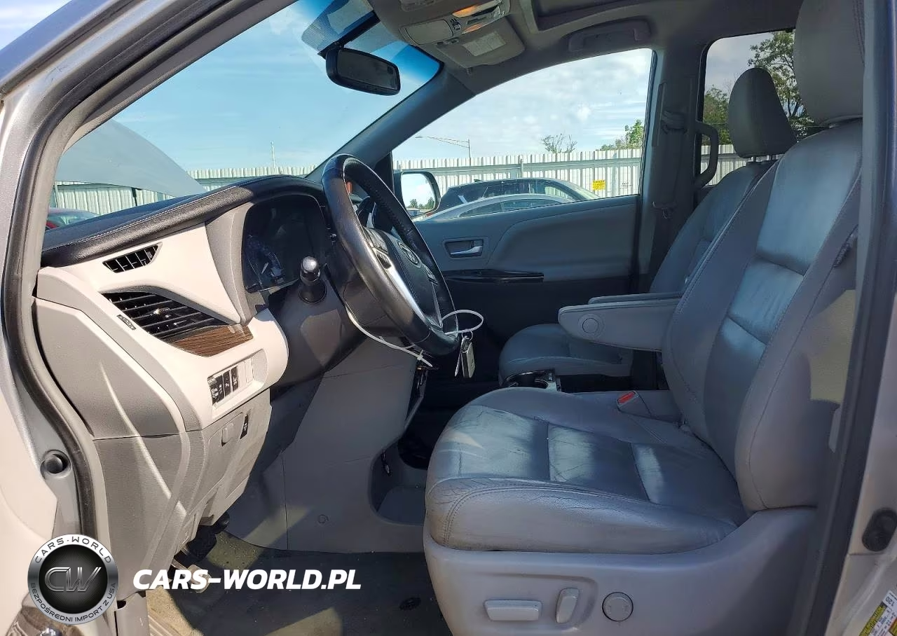 2017 Toyota Sienna Xle 8-Passenger VIN:5TDYZ3DC2HS830079 - 7