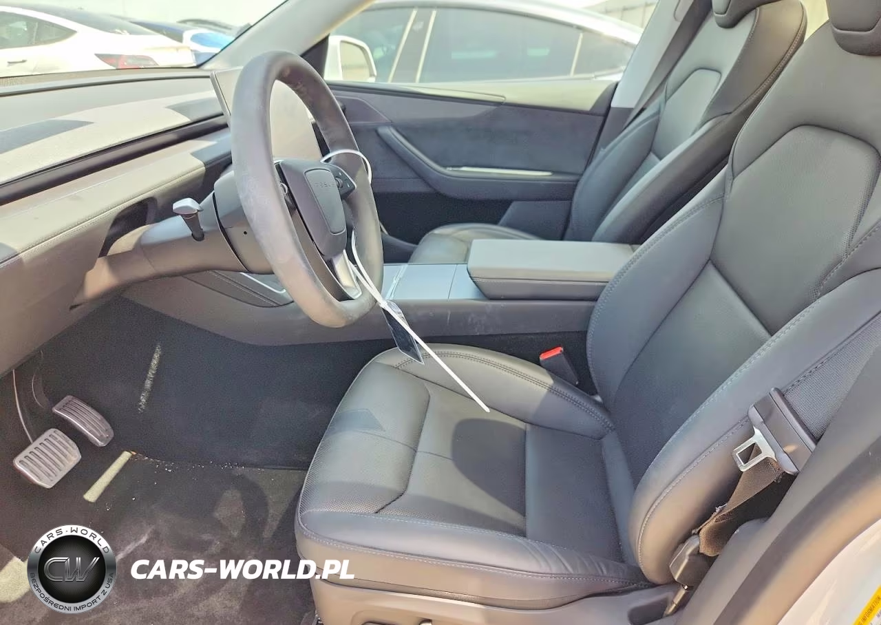 2026 Tesla Model Y VIN:7SAYGDEDXTA491443 - 7