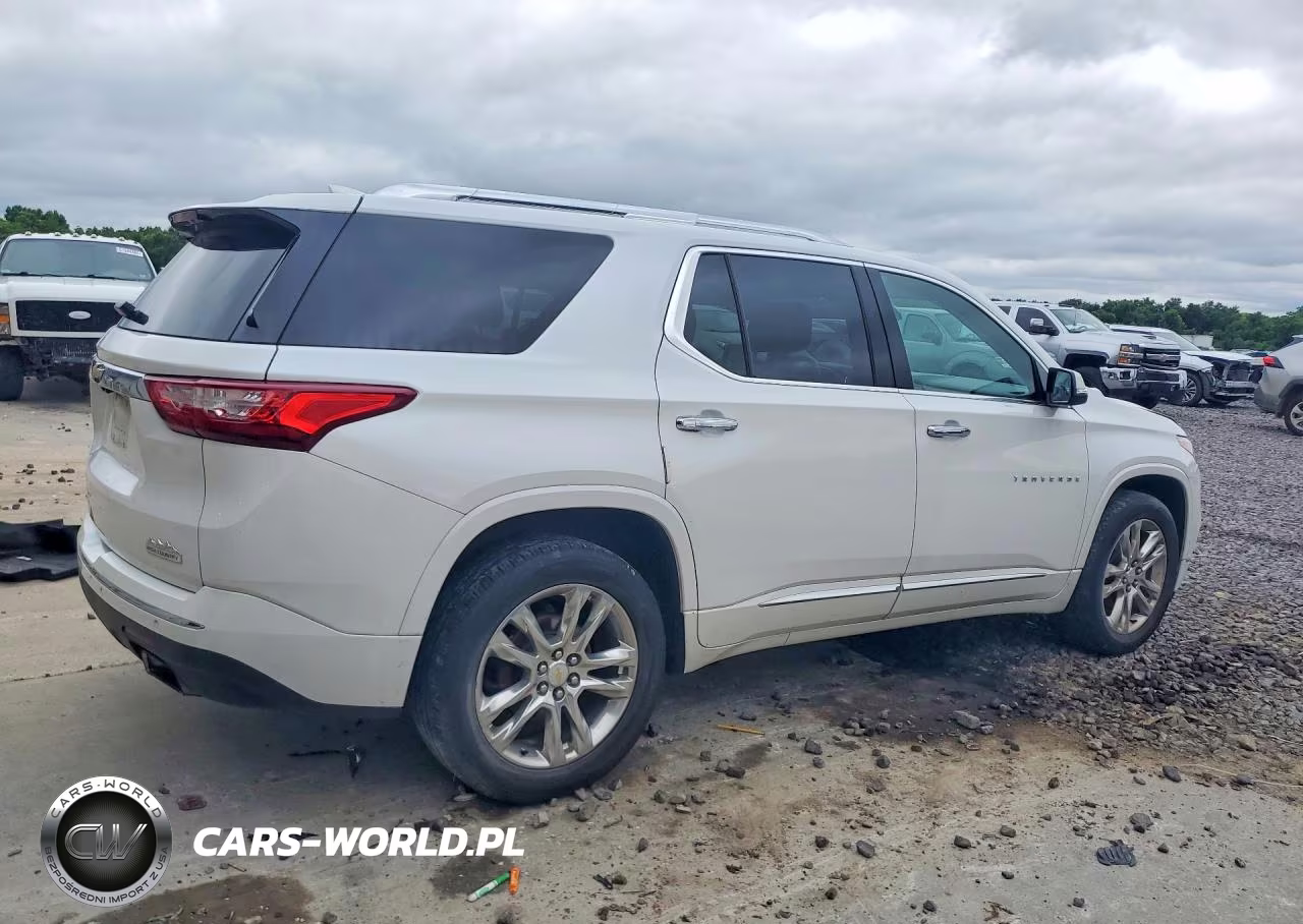 2019 Chevrolet Traverse High Country VIN:1GNEVJKW3KJ136576 - 3