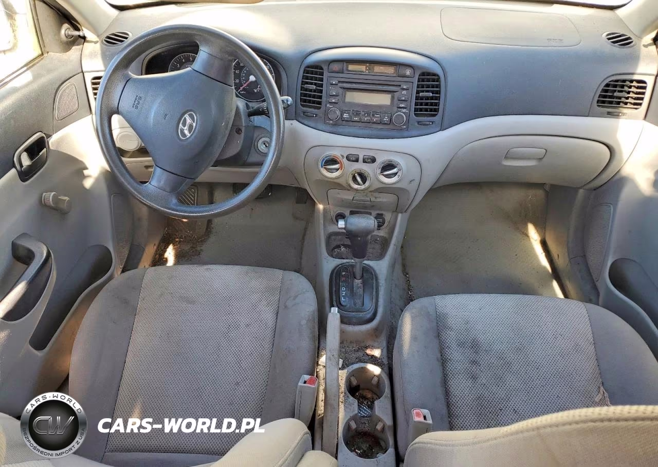 2007 Hyundai Accent Gls VIN:KMHCN46C27U139360 - 8
