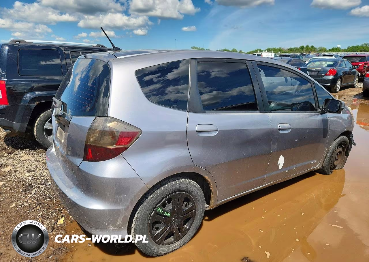 2009 Honda Fit VIN:JHMGE88229S006161 - 3
