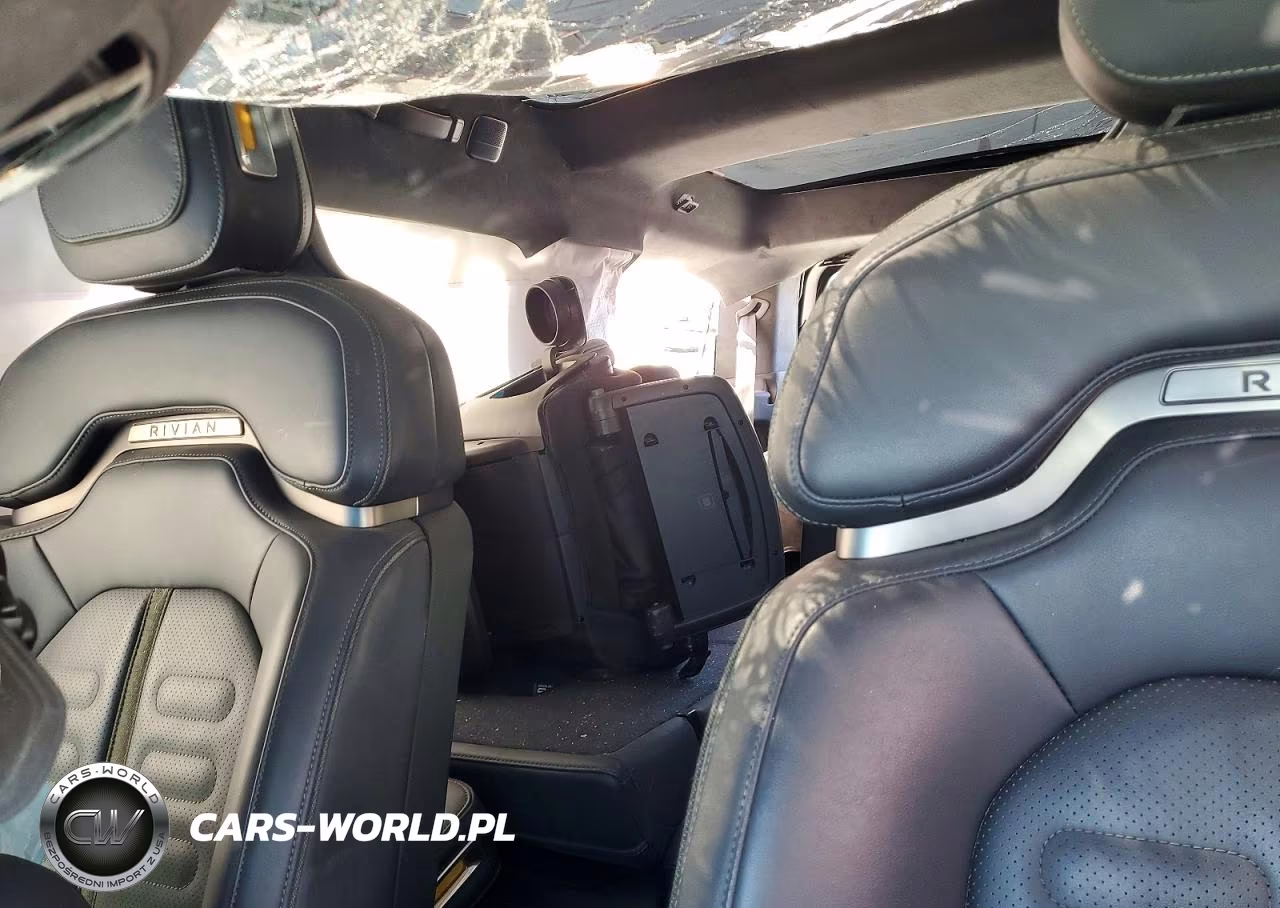 2023 Rivian R1S Adventure VIN:7PDSGABA6PN013003 - 10