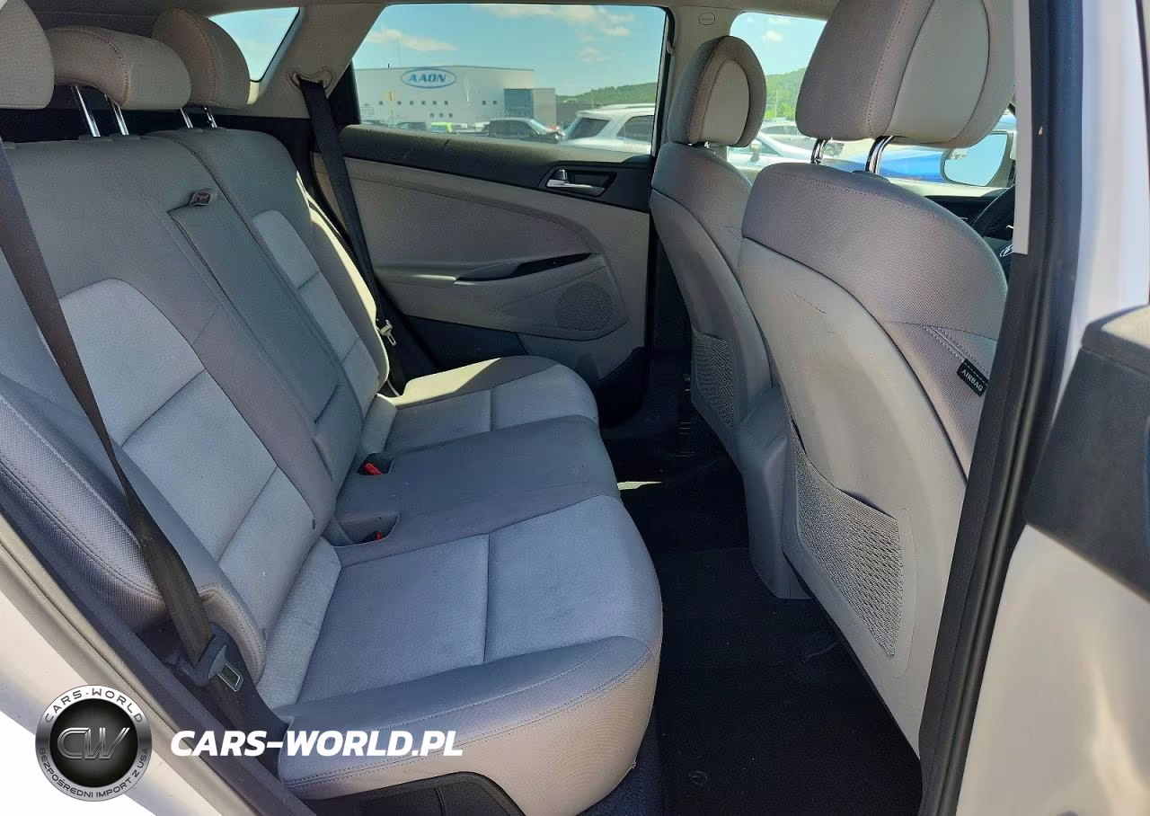 2016 Hyundai Tucson Se VIN:KM8J33A41GU117924 - 11