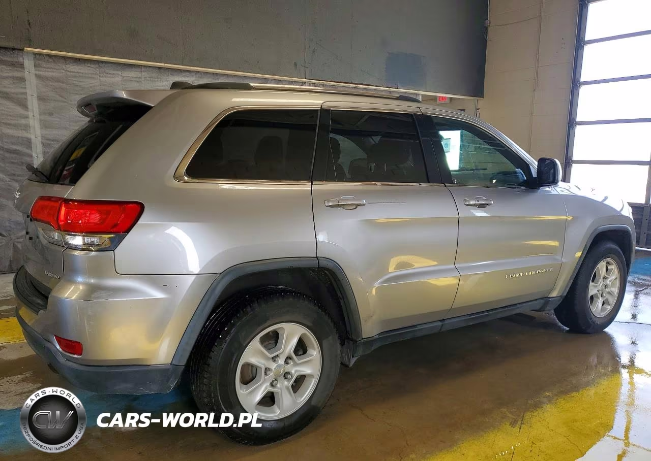 2015 Jeep Grand Cherokee Laredo VIN:1C4RJEAG7FC198693 - 3