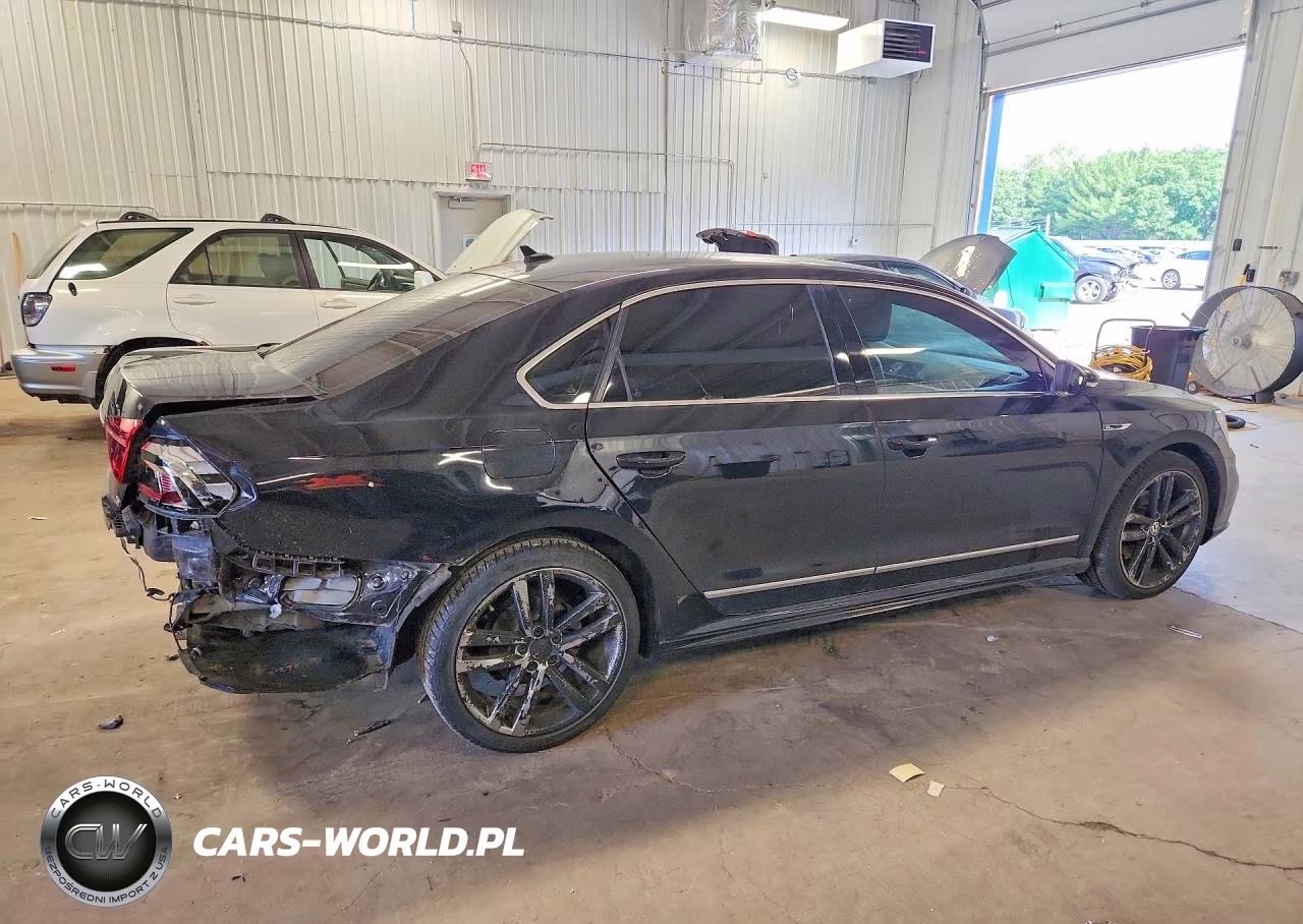 2017 Volkswagen Passat R-Line VIN:1VWDT7A35HC066030 - 3