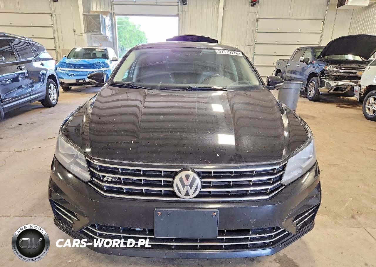 2017 Volkswagen Passat R-Line VIN:1VWDT7A35HC066030 - 5
