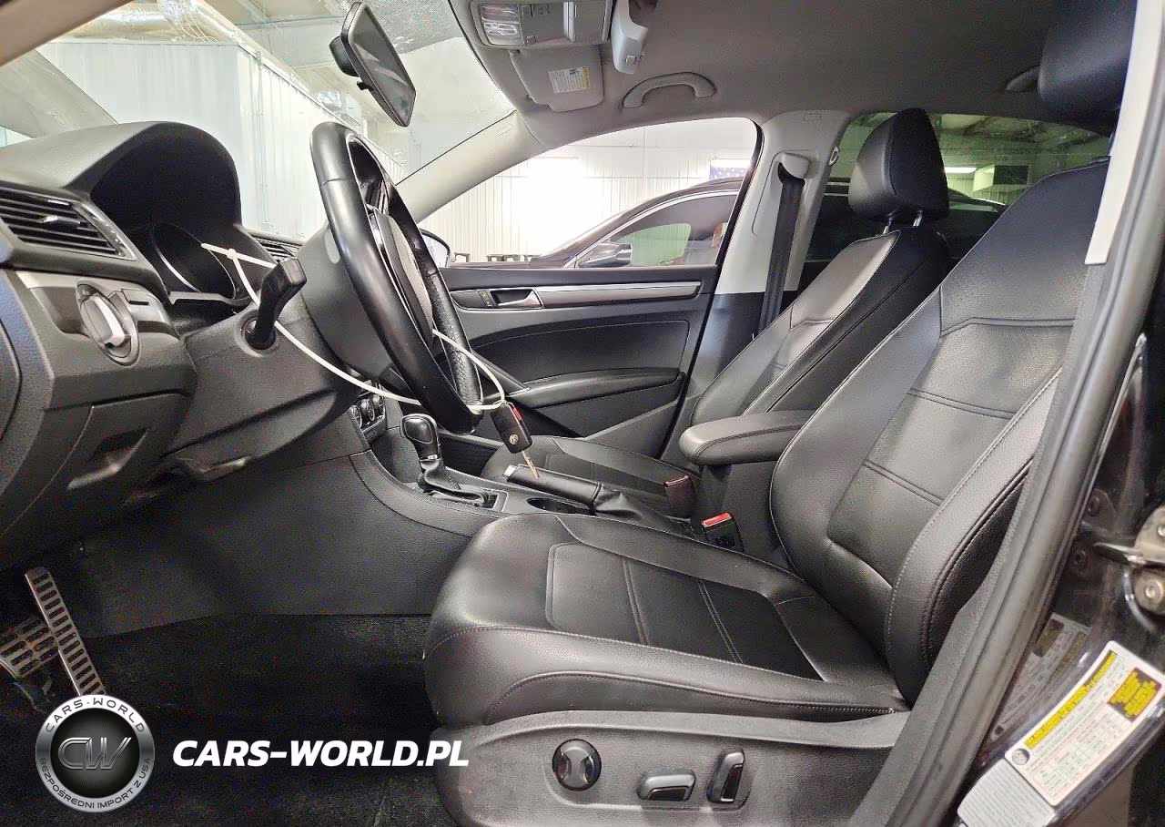 2017 Volkswagen Passat R-Line VIN:1VWDT7A35HC066030 - 7