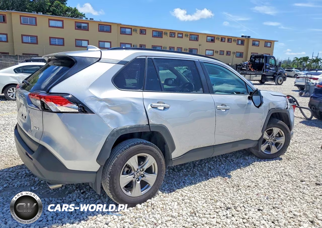 2025 Toyota Rav4 Xle VIN:2T3W1RFV3SC311761 - 3