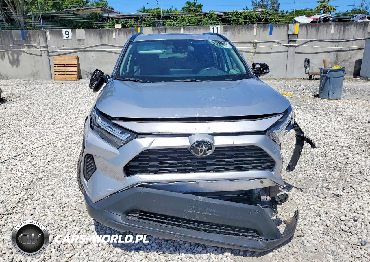 2025 Toyota Rav4 Xle VIN:2T3W1RFV3SC311761 - 5