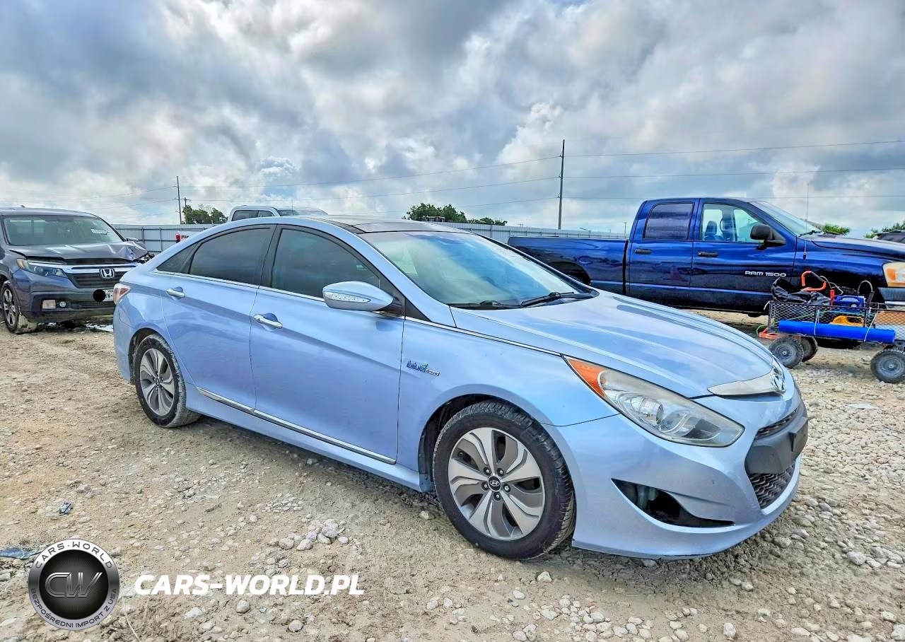 2015 Hyundai Sonata Hybrid Limited VIN:KMHEC4A48FA123307 - 4