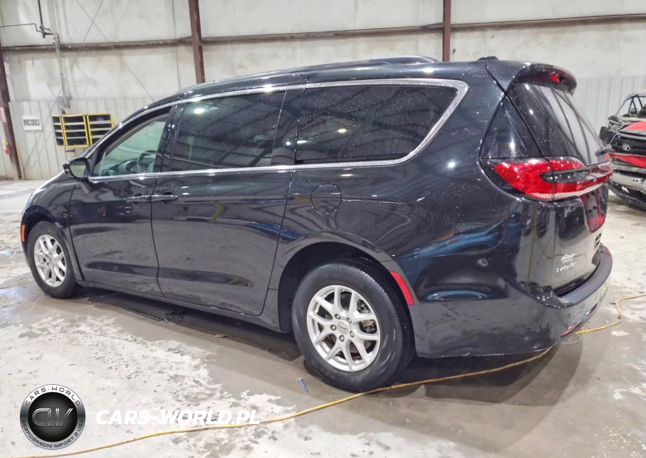 2022 Chrysler Pacifica Touring L VIN:2C4RC1BG6NR109929 - 2
