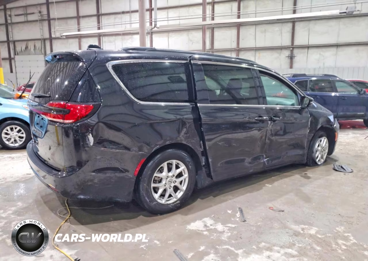 2022 Chrysler Pacifica Touring L VIN:2C4RC1BG6NR109929 - 3