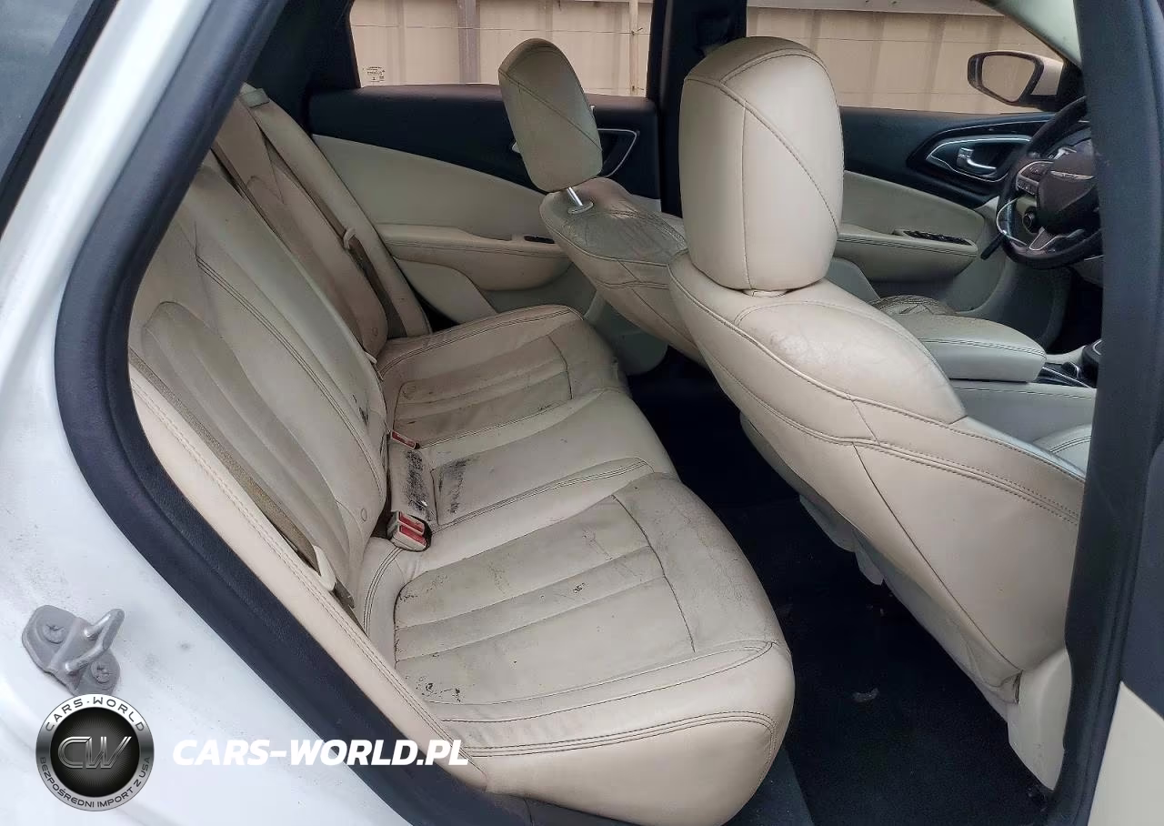 2015 Chrysler 200 C VIN:1C3CCCCB2FN629181 - 10