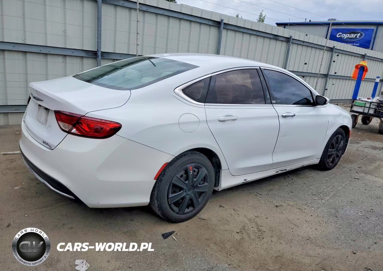 2015 Chrysler 200 C VIN:1C3CCCCB2FN629181 - 3