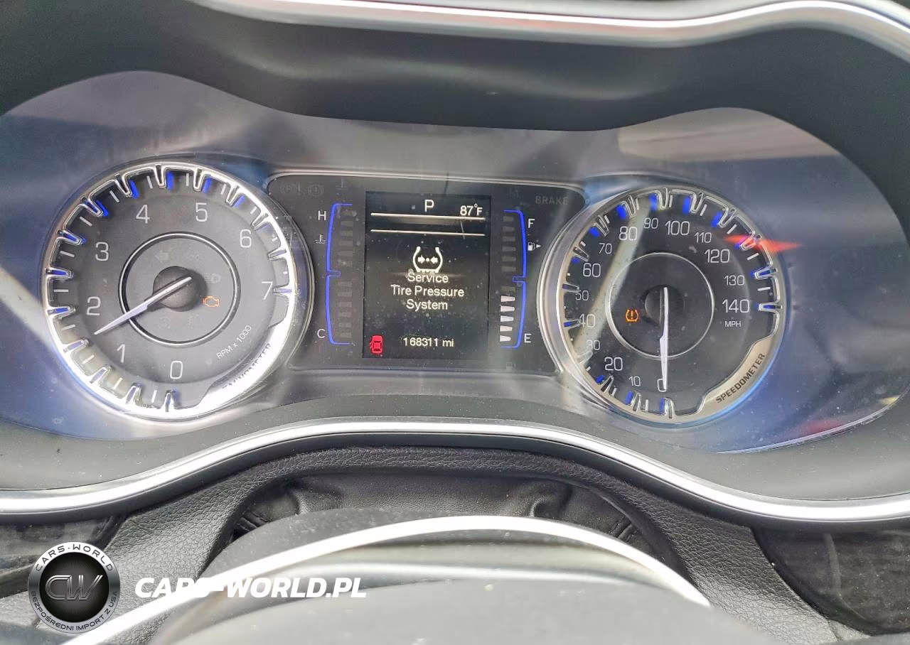 2015 Chrysler 200 C VIN:1C3CCCCB2FN629181 - 9