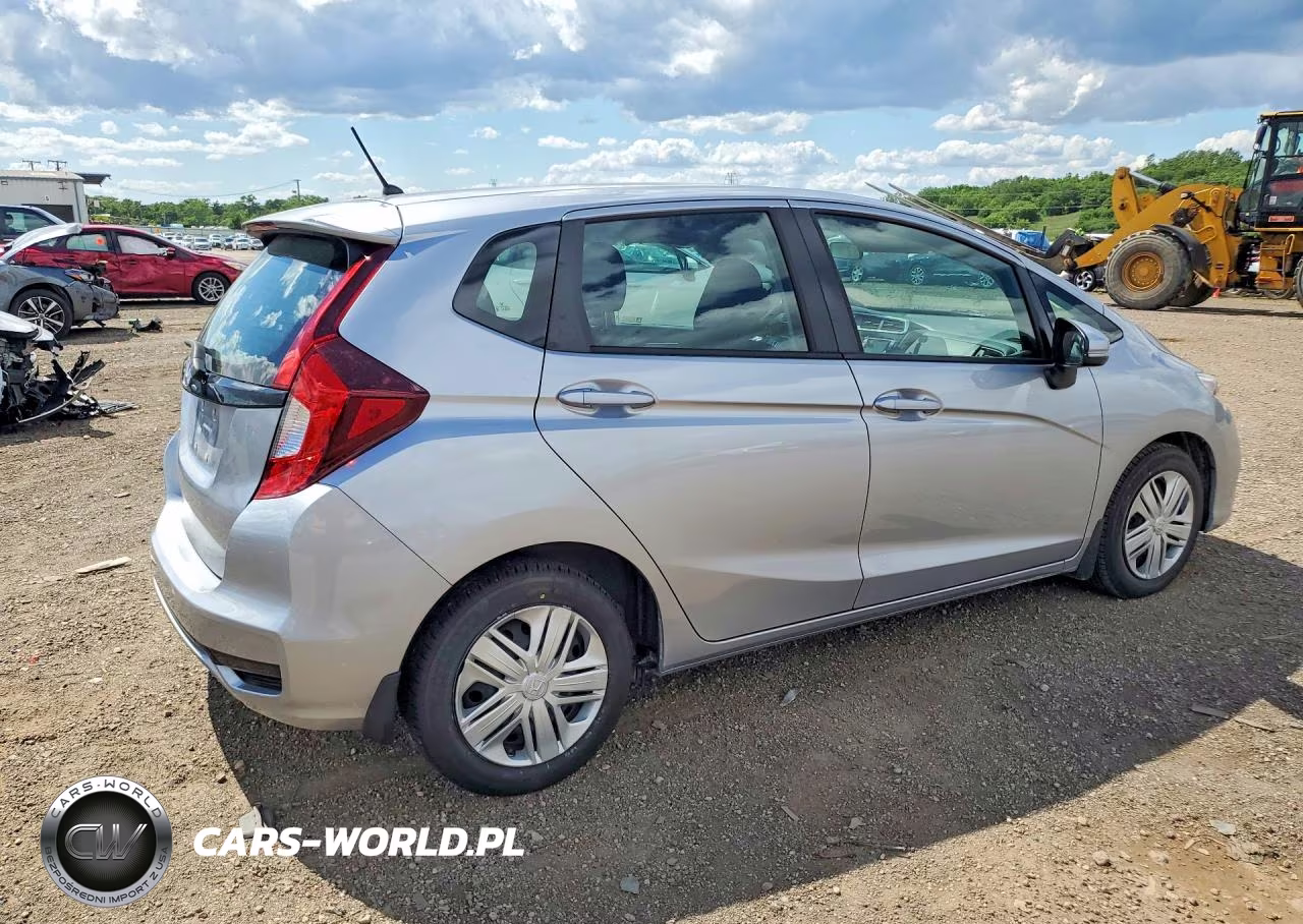 2019 Honda Fit Lx VIN:3HGGK5H47KM723830 - 3